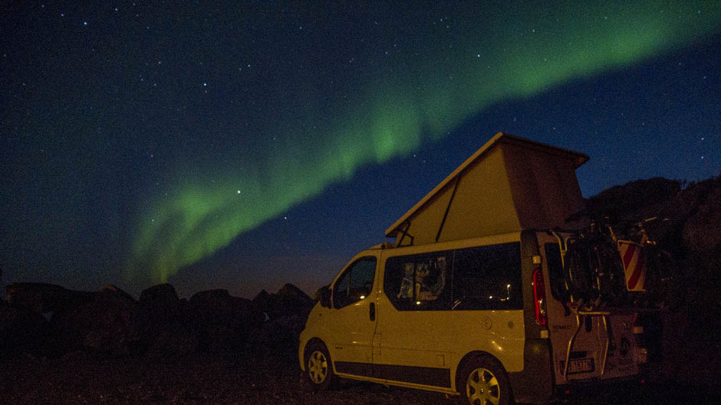 aurora boreale alle lofoten con il van
